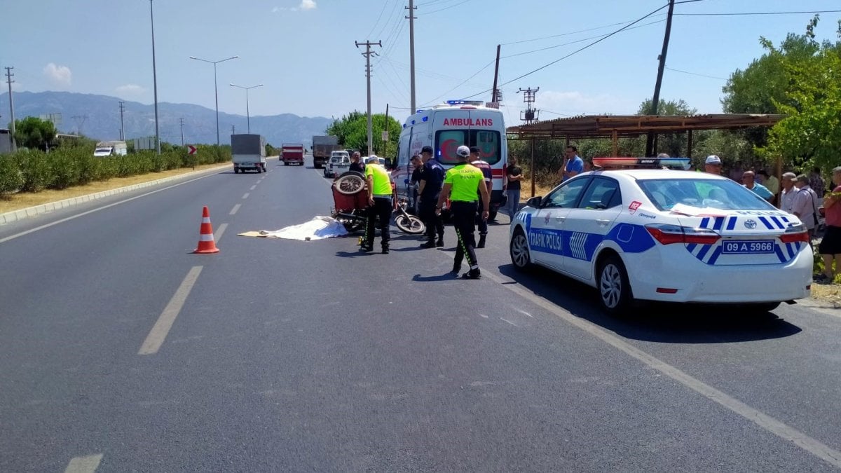 Aydın’da kamyona çarpan motosiklet sürücüsü öldü