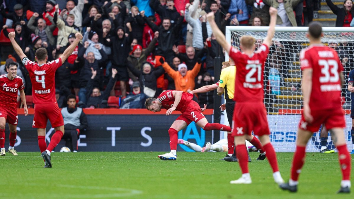 Aberdeen, İskoçya’nın zirvesindeki yerini korudu